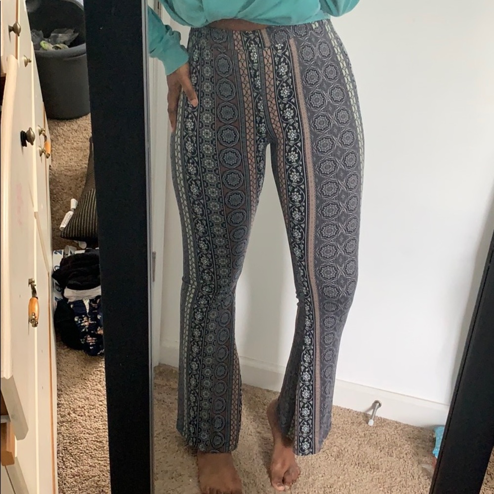 Charlotte Russe Flare Booty Pants! Medium